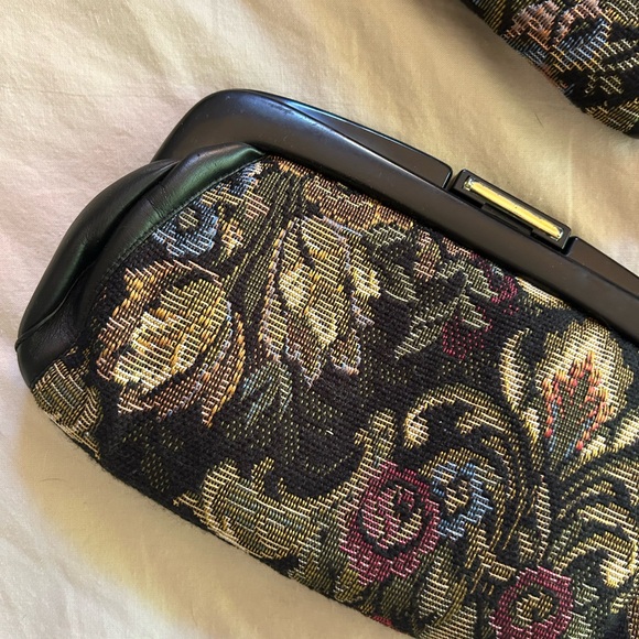 American Vintage Floral Clutch - Picture 2 of 8